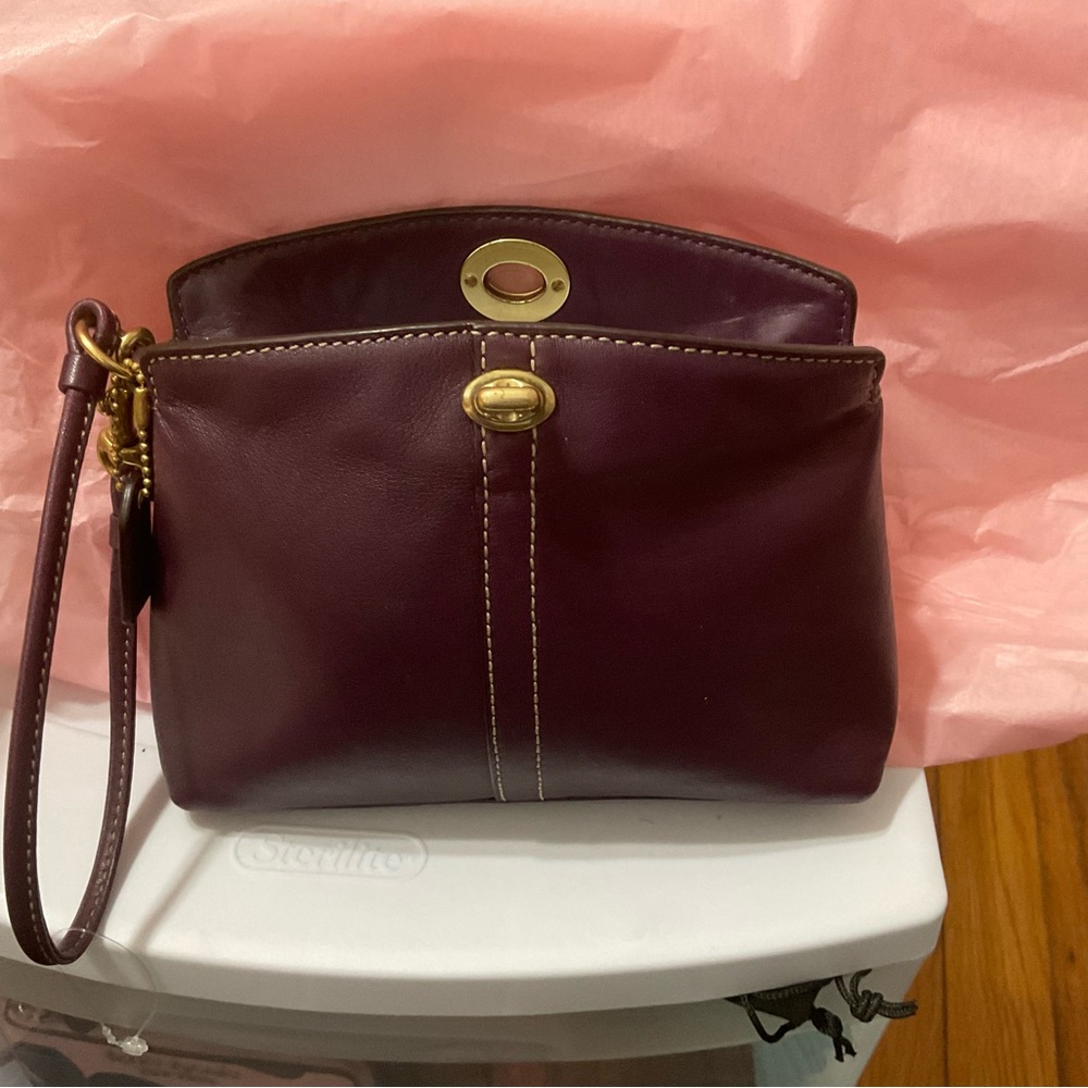 Coach Vintage Turn-Lock Wristlet EUC.